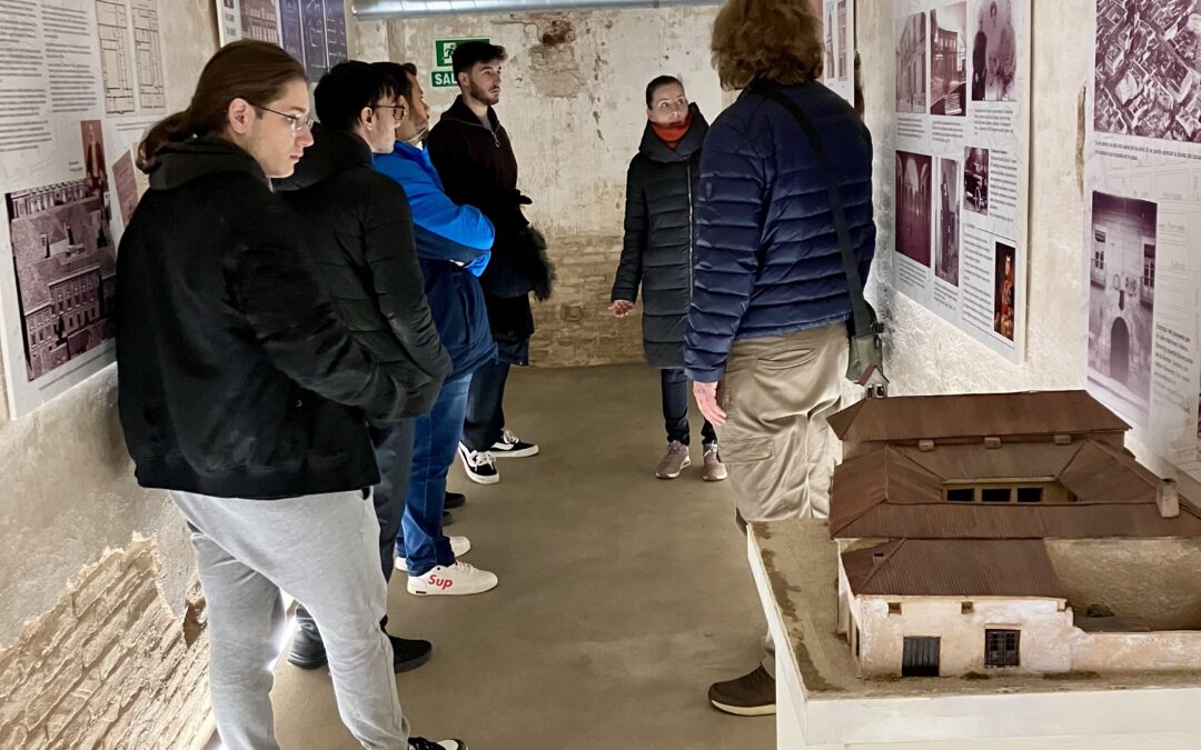 Visita al Refugio antiaéreo con Bachillerato Nocturno Y Bachillerato a Distancia