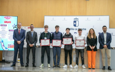 Dos premios para 1º Bachillerato en el concurso «Que no te la cuelen» organizado por la Consejería de Transformación digital