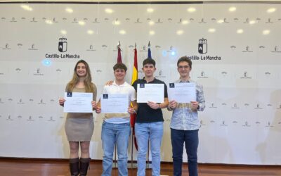 La Consejería de Educación premia a cuatro de nuestros estudiantes: Premios extraordinarios de la ESO.