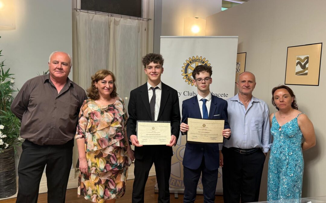 Premio a la Ejemplaridad y al Mérito Académico  2025.